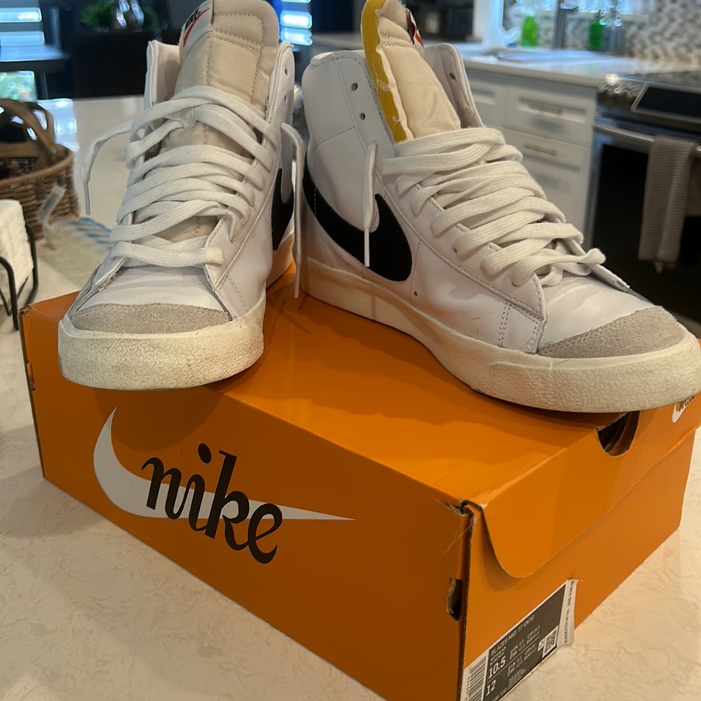 Blazer Mid ‘77 VNTG MEN 10.5 women 12